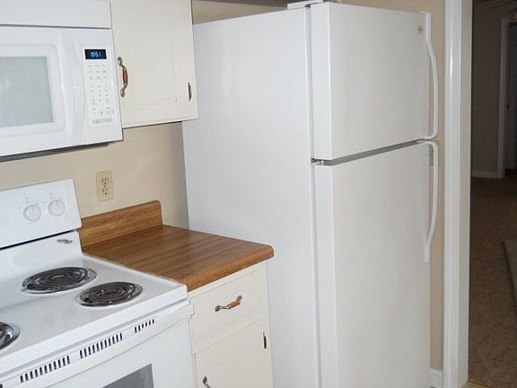 4th image of 410 S Woodburn Dr