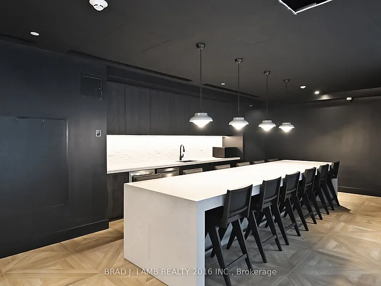 195 McCaul St #1014 — Photo 27