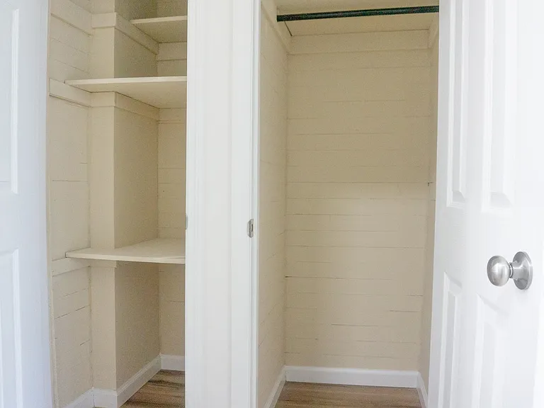 576 Newark Ave #2R — Photo 8