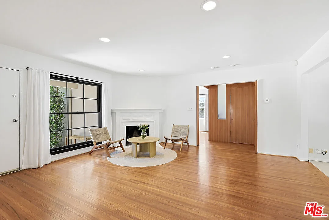 4 bed, 3.0 bath, 2081 sqft, $9,000 — Photo 3