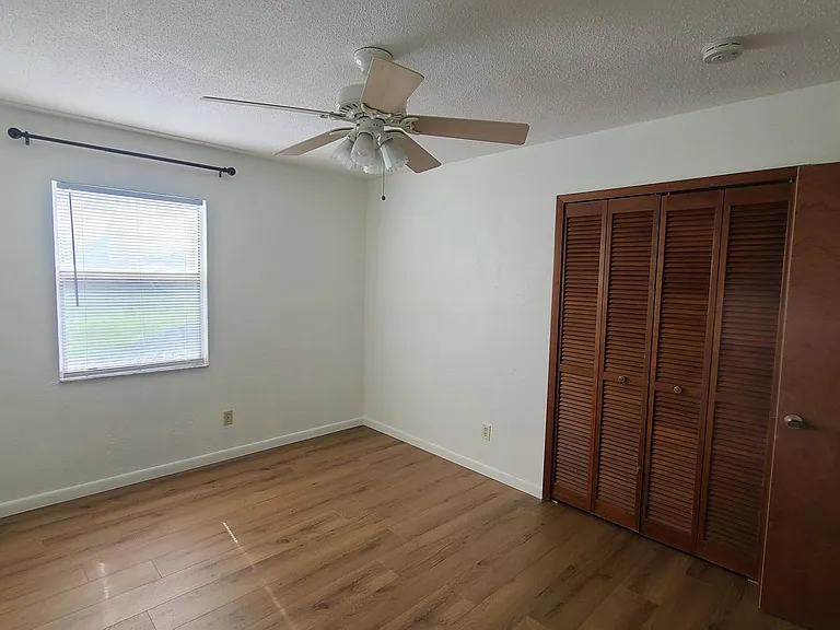 1646 W Paradise Ln — Photo 29