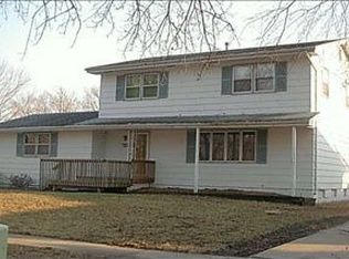 90 Gray Ave, Waukee, IA 50263