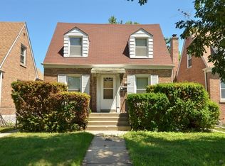 7605 E Prairie Rd, Skokie, IL 60076