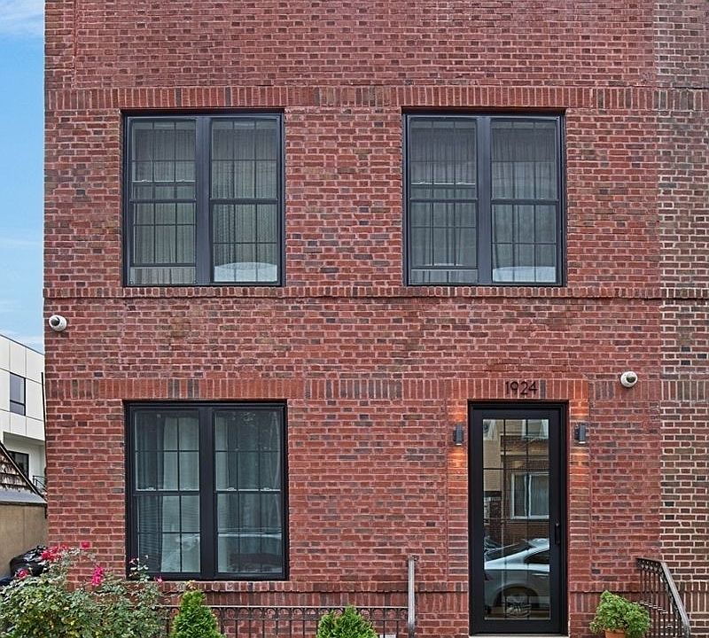 1st image of 1924 22nd Dr