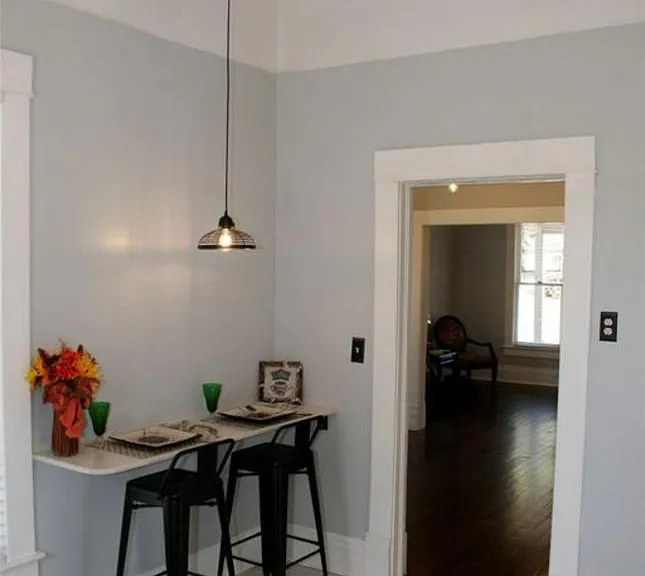 704 S Poplar St — Photo 5
