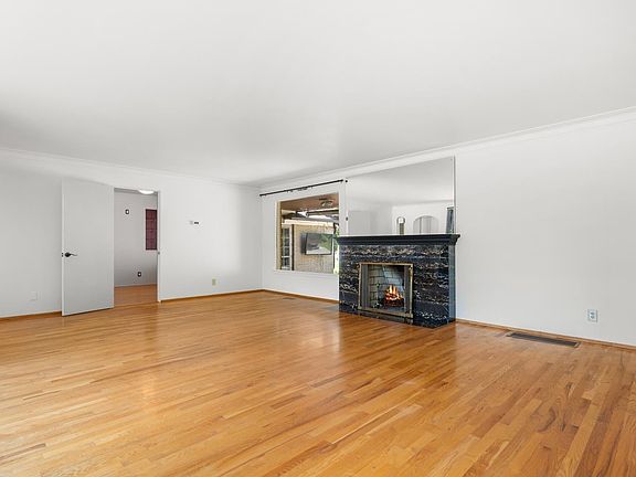 5th image of 310 W Joseph Ave