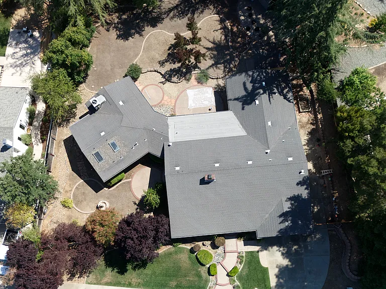 2628 Superior Dr — Photo 2