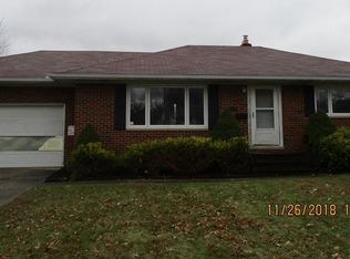 7790 Selwick Dr, Parma, OH