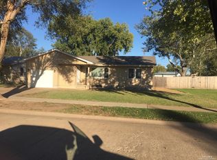 2441 Drake Pl, Salina, KS 67401