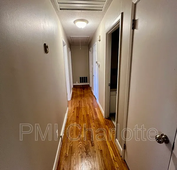 528 N Carolina Ave — Photo 16