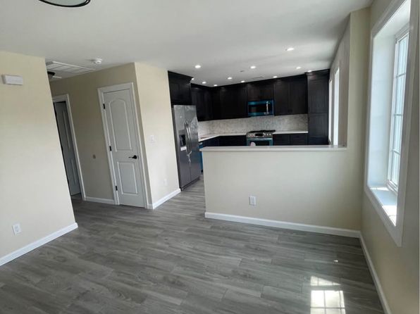 2B Taylor Ct #2