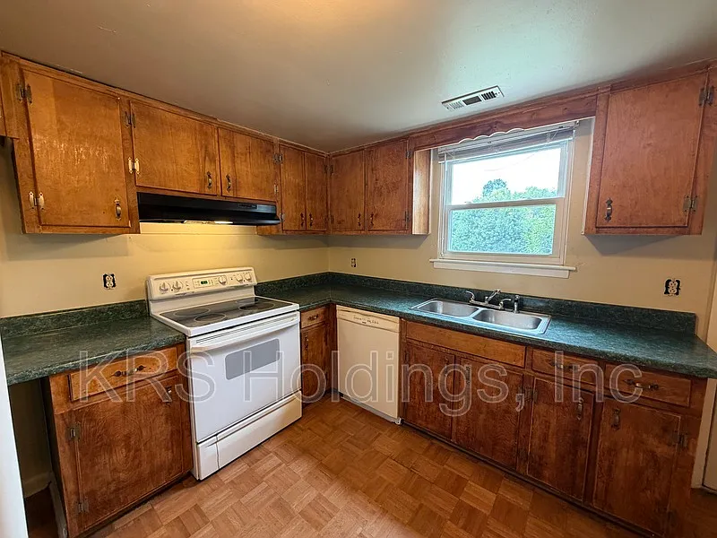 3 bed, 1.5 bath, 1280 sqft, $1,400 — Photo 4