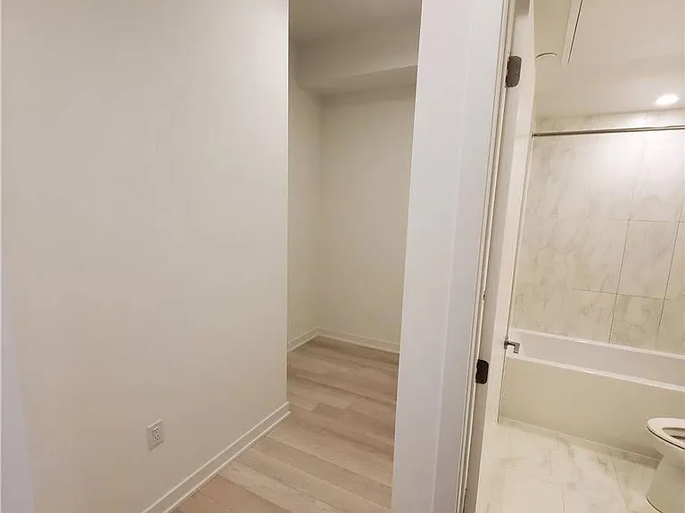357 King St W #3605 — Photo 6
