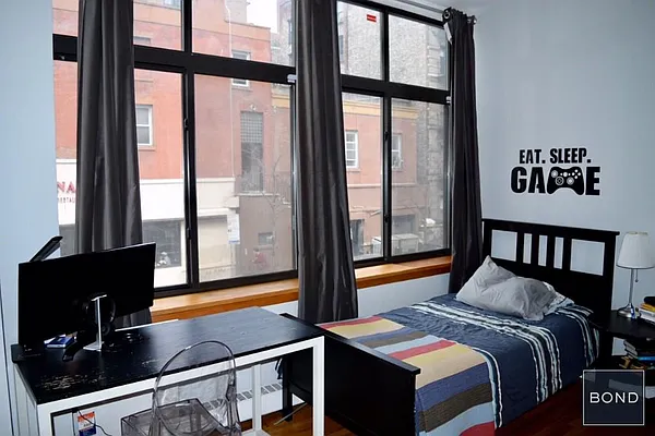 Rented by Bond New York | media 15