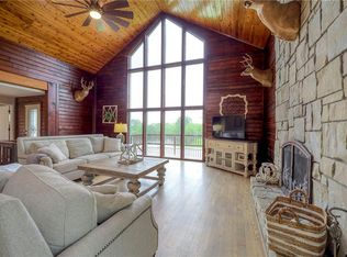 43 NW 901st Rd, Clinton, MO 64735