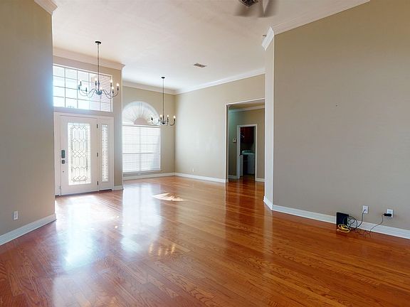 4th image of 7109 Tall Oaks