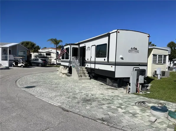 769 Nettles Blvd, Jensen Beach, FL 34957