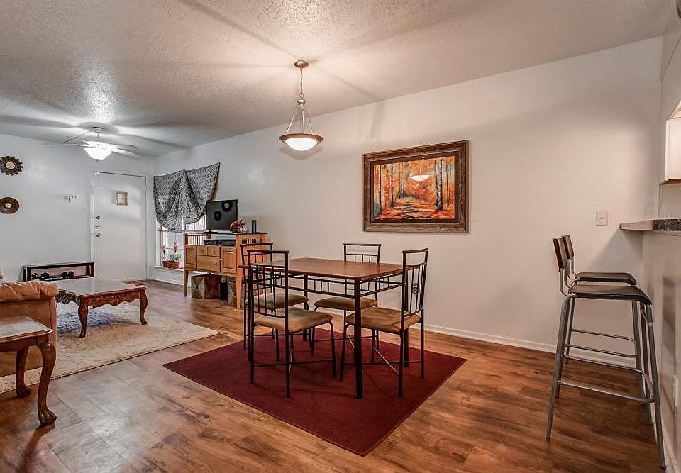 2nd image of 2706 Salado St #102