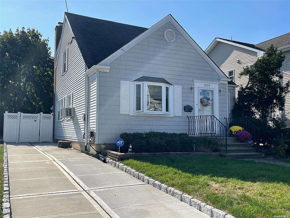 1st image of 1079 Highland Pl