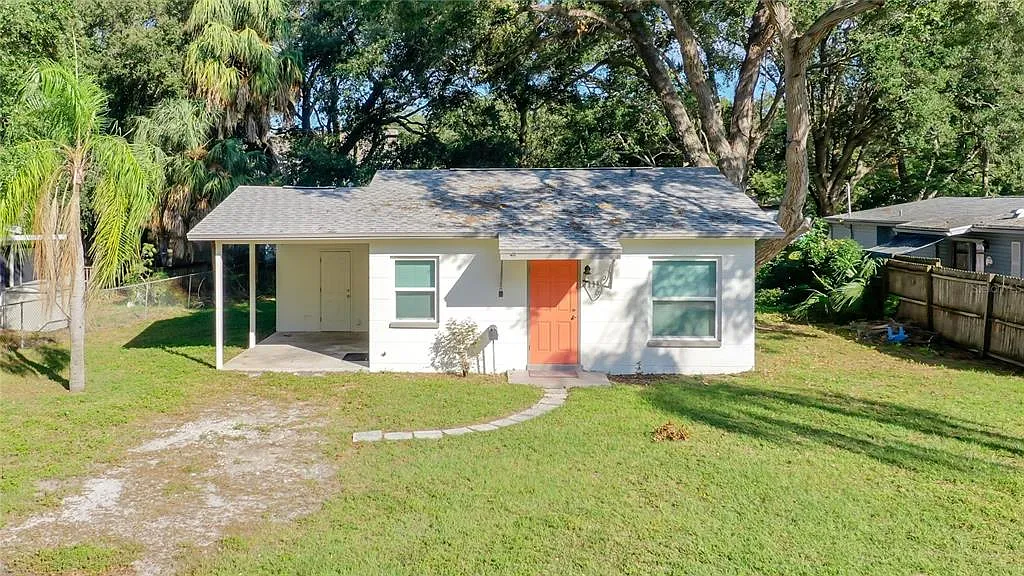 2 bed, 1.0 bath, 768 sqft, $2,100 — Photo 1