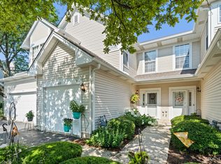 409 Oxford Ct, Oswego, IL 60543