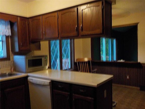 4th image of 87 Niagara St
