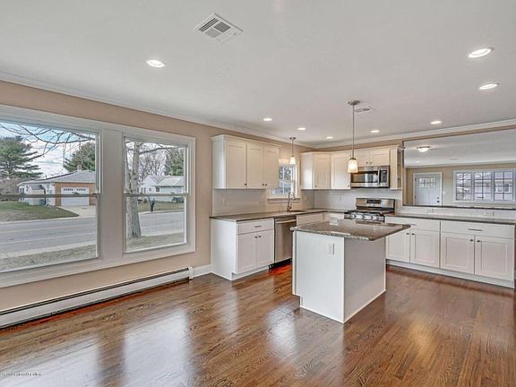 4th image of 29 Abaco St