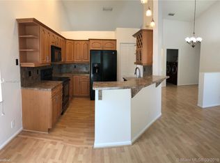 939 Falling Water Rd, Weston, FL 33326