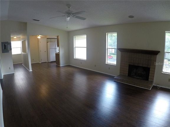 2nd image of 1690 Hampton Ln Unit 806