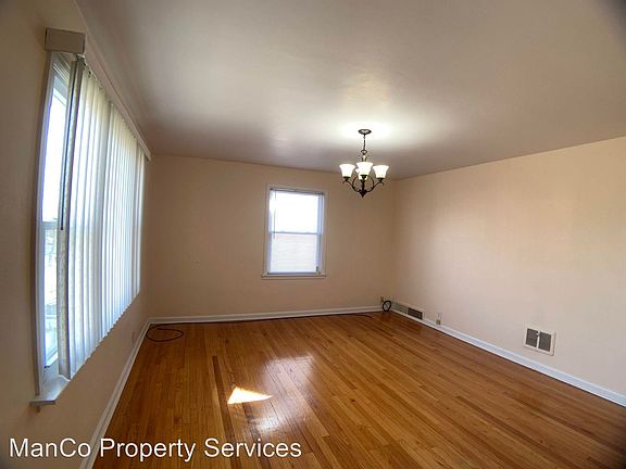 3rd image of 2359 Emerson Ave