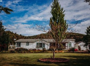 2052 Nonpareil Rd, Sutherlin, OR 97479