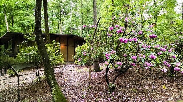 1st image of 9 Wood Ln