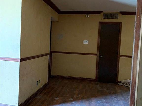 5th image of 303 Yosemite St