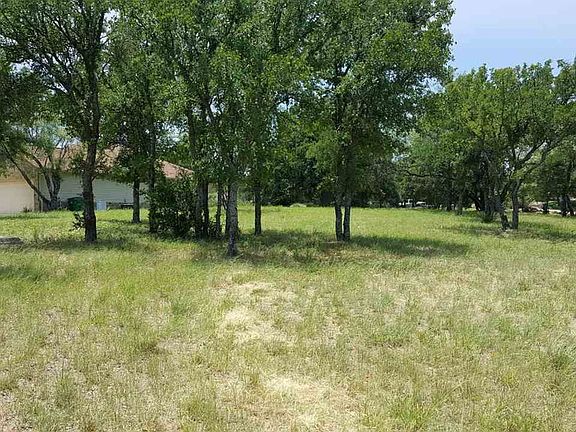 3rd image of 823 Skyline Dr
