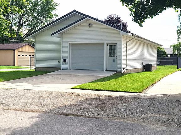 3rd image of 418 S 4th St