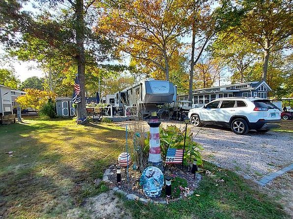 118 Dunns Corner Rd #309