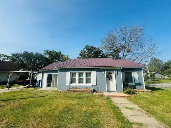 109 E Washington St, Jamesport, MO 64648