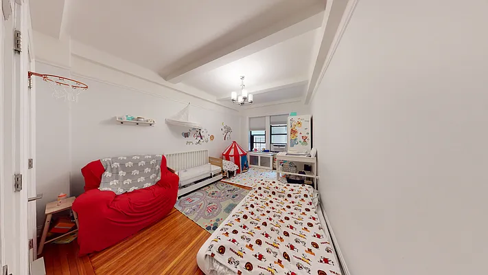 Rented by Bond New York | media 19