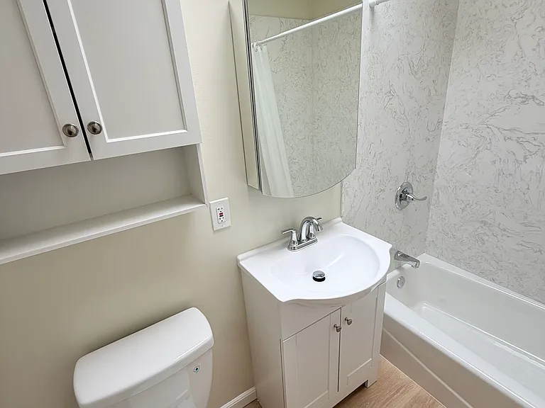 560 26th Ave #11 — Photo 4