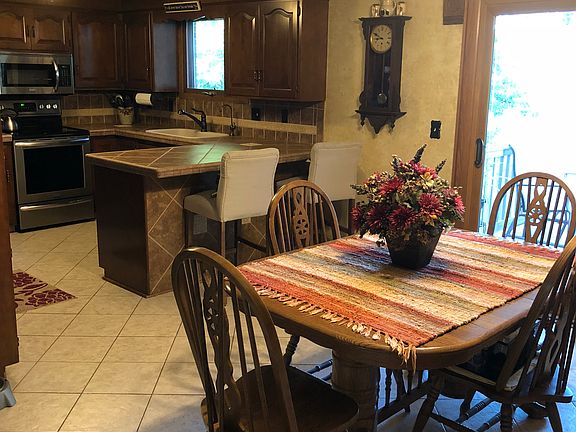 Kitchen dining room 