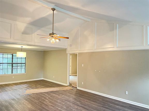 4th image of 3410 Mission Viejo St