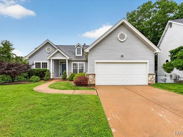 853 Wellesley Place Dr, Chesterfield, MO 63017