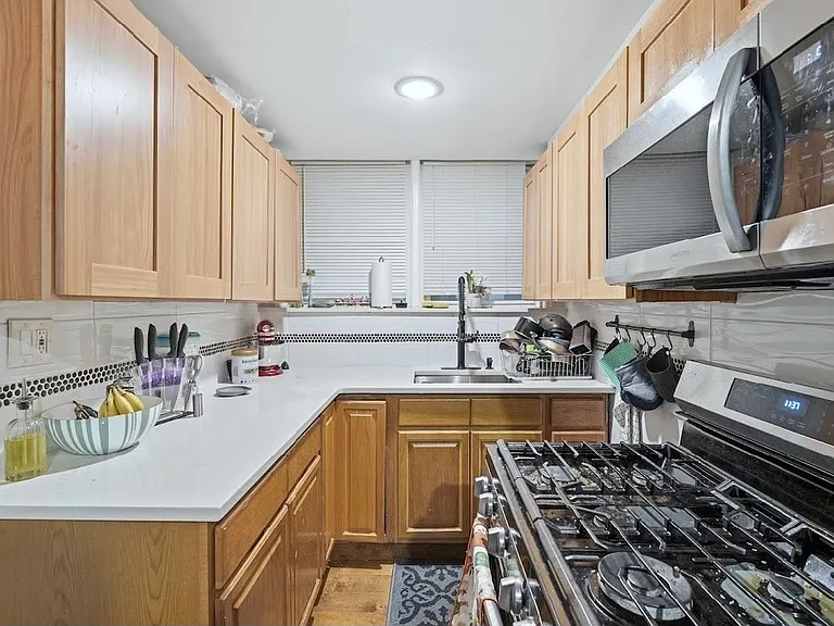 328 John St #1 — Photo 1