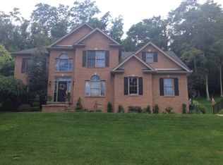 77 Hunting Hills Dr, Charleston, WV 25311