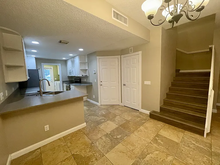 1649 Napoli Dr W #1649 — Photo 10