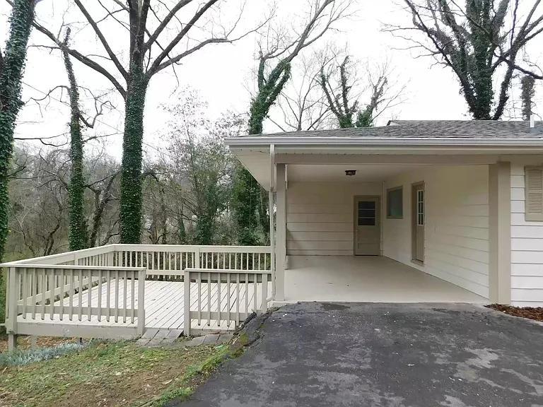 412 Crest St — Photo 12