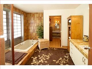 4th image of 27 Crest Ln