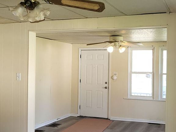 5th image of 496 Eshelman St