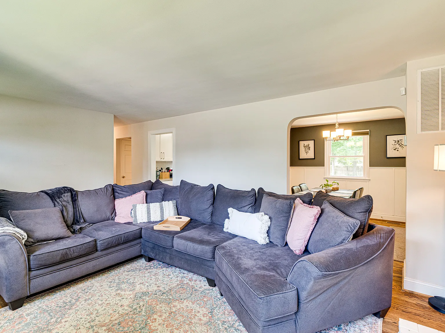 3 bed, 2.5 bath, 2250 sqft, $3,000 — Photo 4