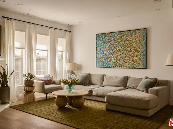 10639 Woodbridge St Unit 107, Toluca Lake, CA 91602